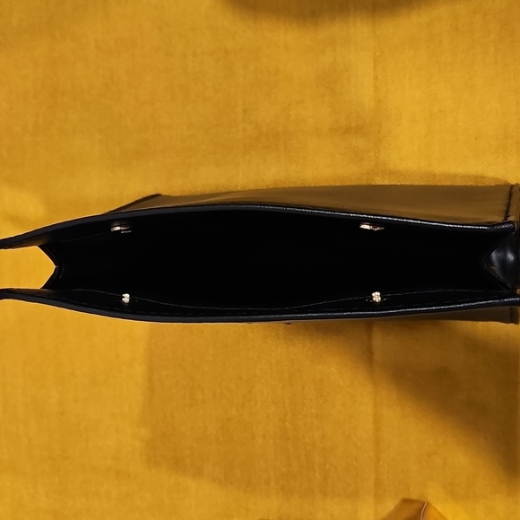 Yves Saint Laurent Beaute Pouch & Make Up Bundle - Picture 10 of 10